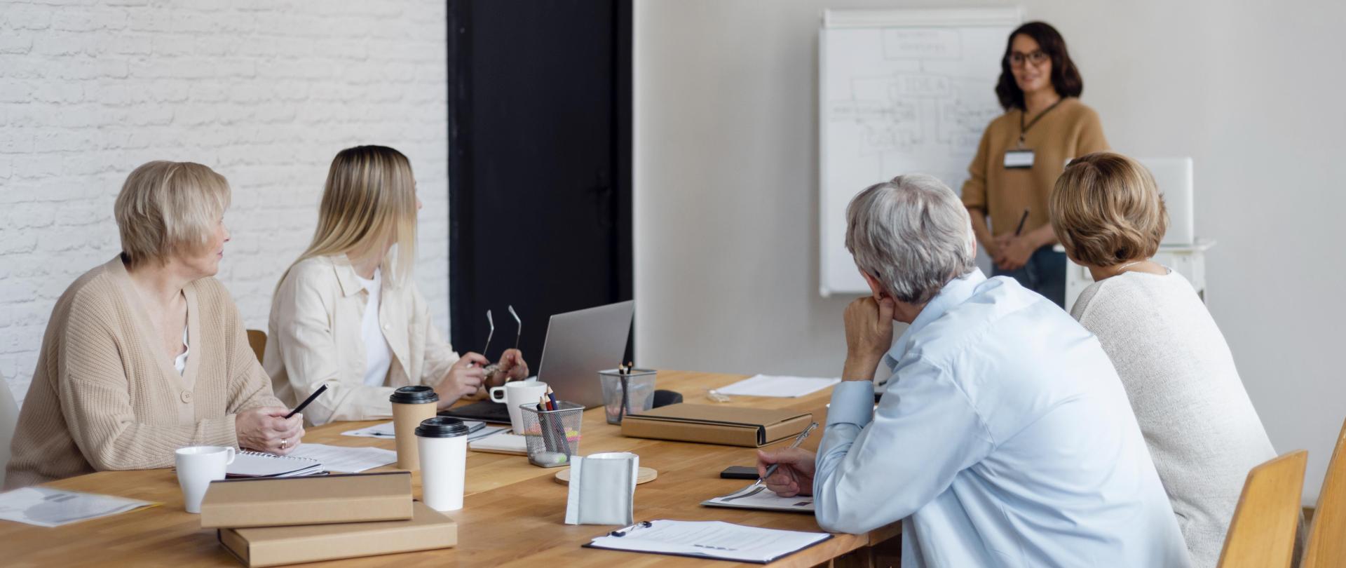 formation adultes salle avec formateur
